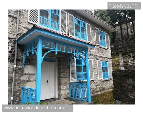 足球大师豪购奢华别墅揭秘背后故事与投资智慧